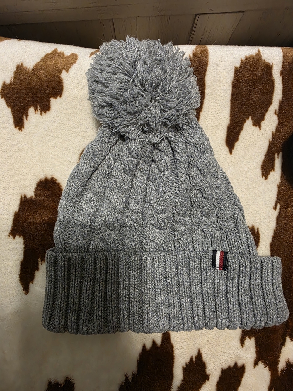 Tommy Hilfiger Light Gray Cable Knit Pom-Pom Beanie with Flag Detail